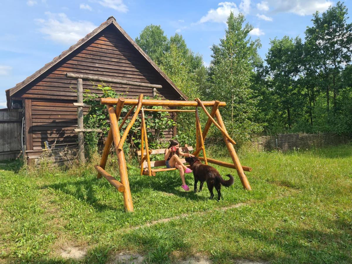 Dworek Ogrodniki, Caloroczny Dom Na Wylacznosc, Basen, Sauna, Las, Staw Rybny, Altana Grillowa, Ognisko, Pianino, Kominek, Piec Chlebowy, Duza Ogrodzona Posesja Tuczna Exteriör bild
