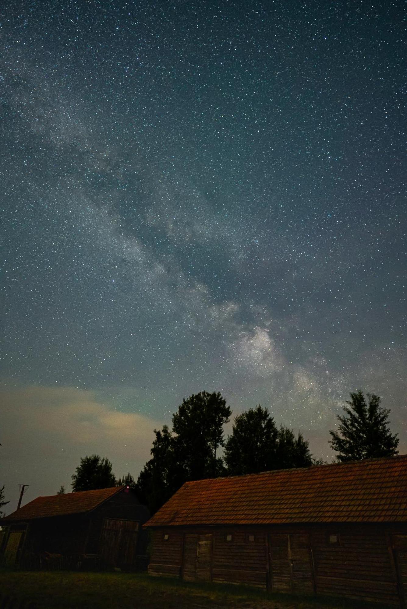 Dworek Ogrodniki, Caloroczny Dom Na Wylacznosc, Basen, Sauna, Las, Staw Rybny, Altana Grillowa, Ognisko, Pianino, Kominek, Piec Chlebowy, Duza Ogrodzona Posesja Tuczna Exteriör bild